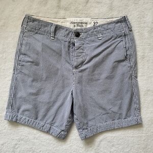 Abercrombie & Fitch Men's Navy and White Checkered Shorts